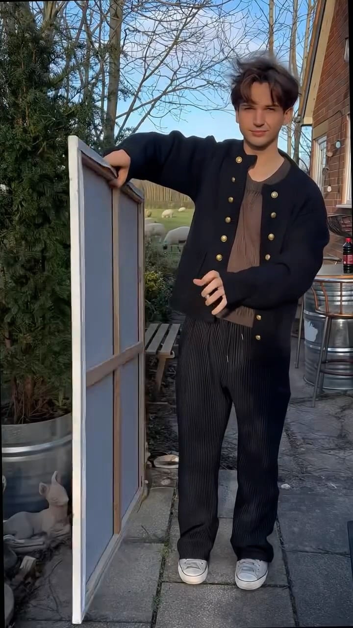 Post 3 by Ryan | artist on Instagram (video)