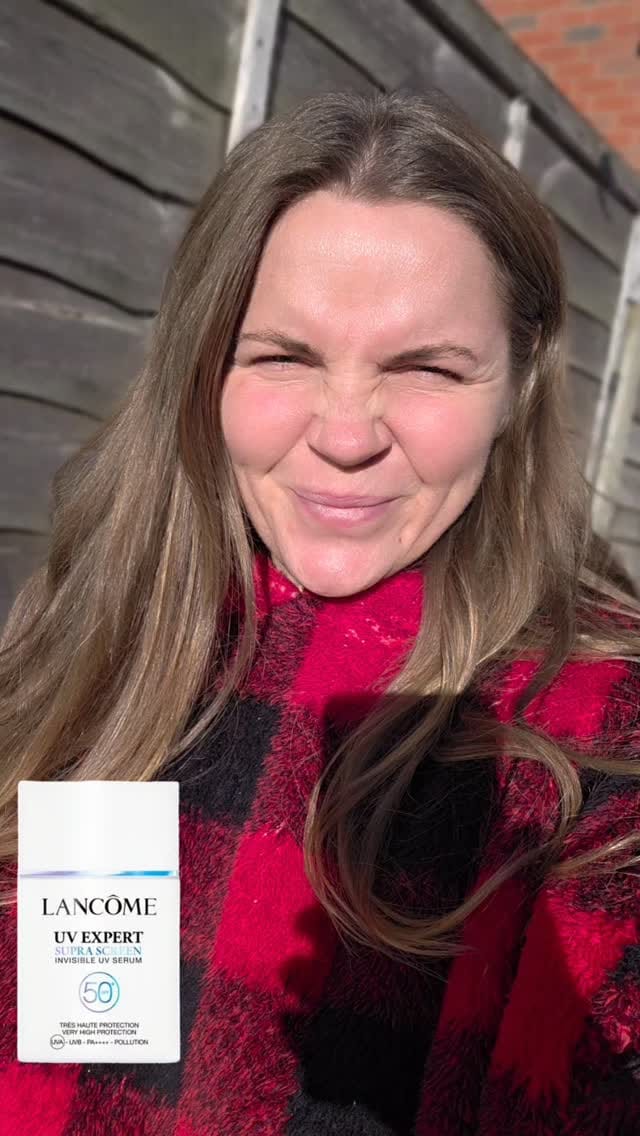 Post 5 by Bonnie Beck - Award Winning Freelance MUA & Brow Specialist on Instagram (video)