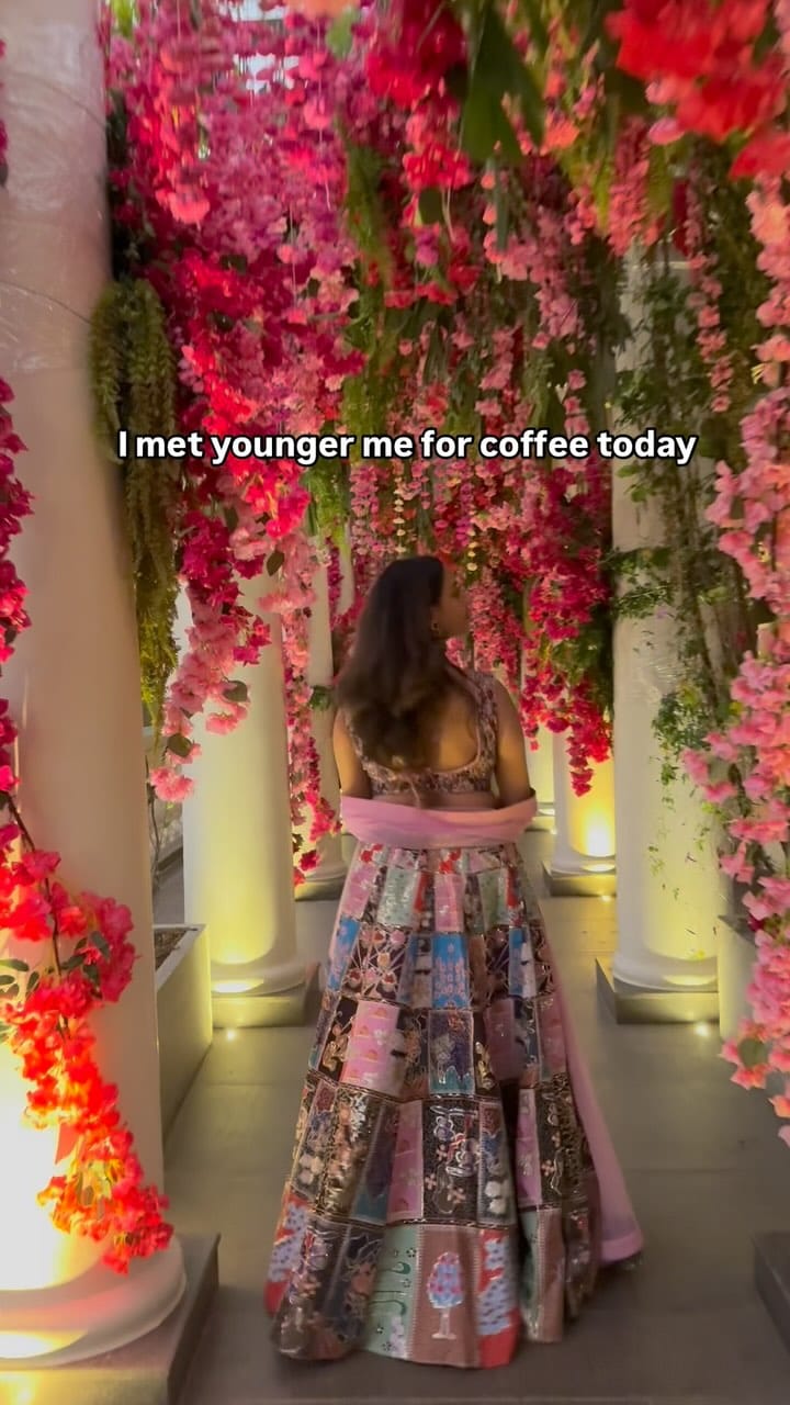 Post 8 by Komal Ahuja on Instagram (video)