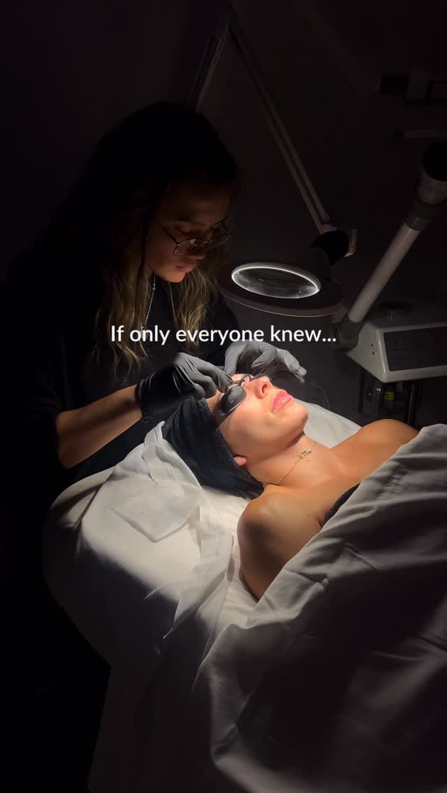 Post 6 by Facial Lounge Newport Beach and Costa Mesa on Instagram (video)