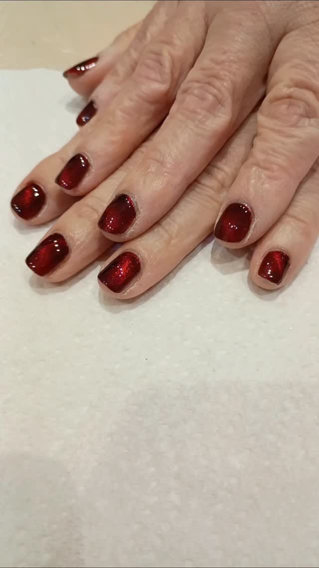 Post 9 by Nail Couture By Laura on Instagram (video)