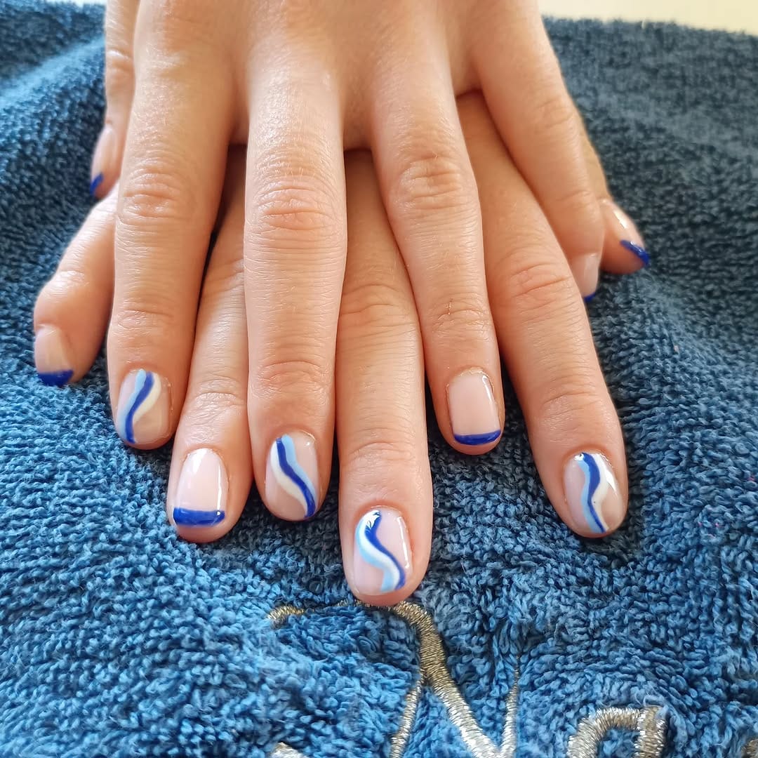 Post 3 by Nail Couture By Laura on Instagram (image)