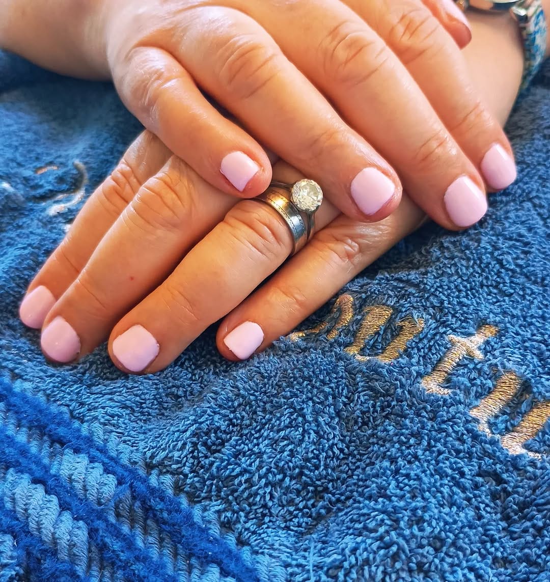 Post 4 by Nail Couture By Laura on Instagram (image)