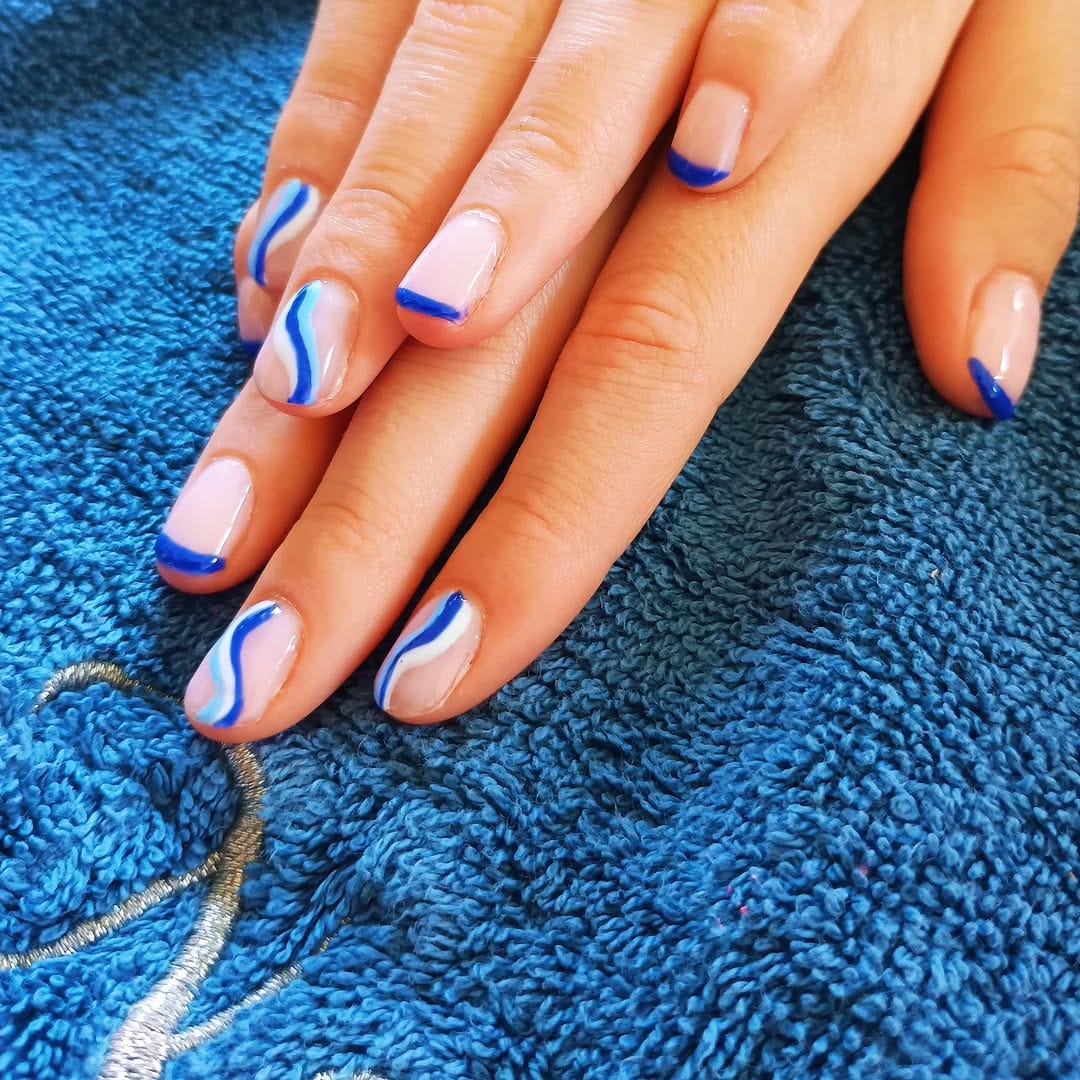 Post 2 by Nail Couture By Laura on Instagram (image)