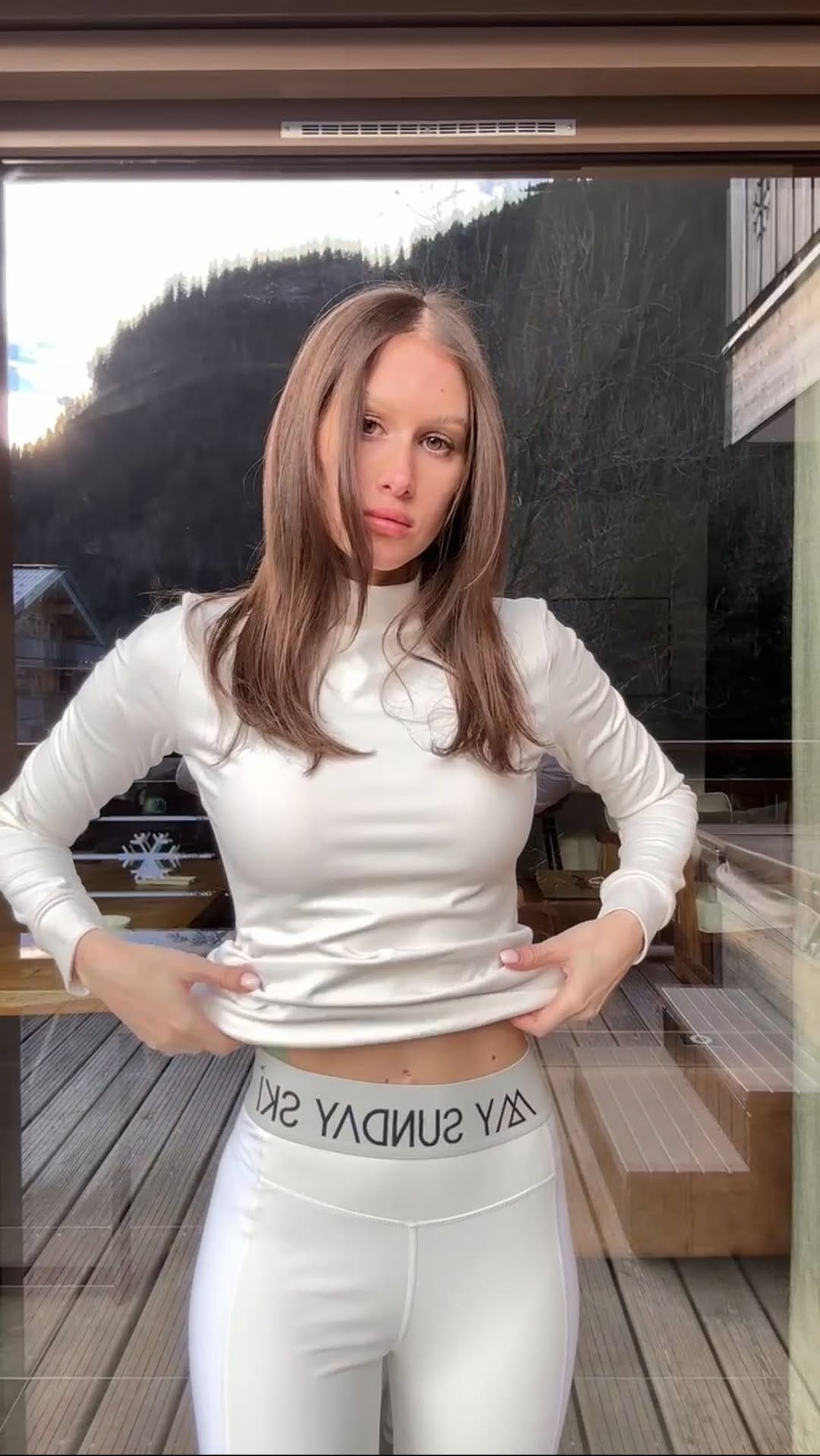 Post 1 by Lina on Instagram (video)