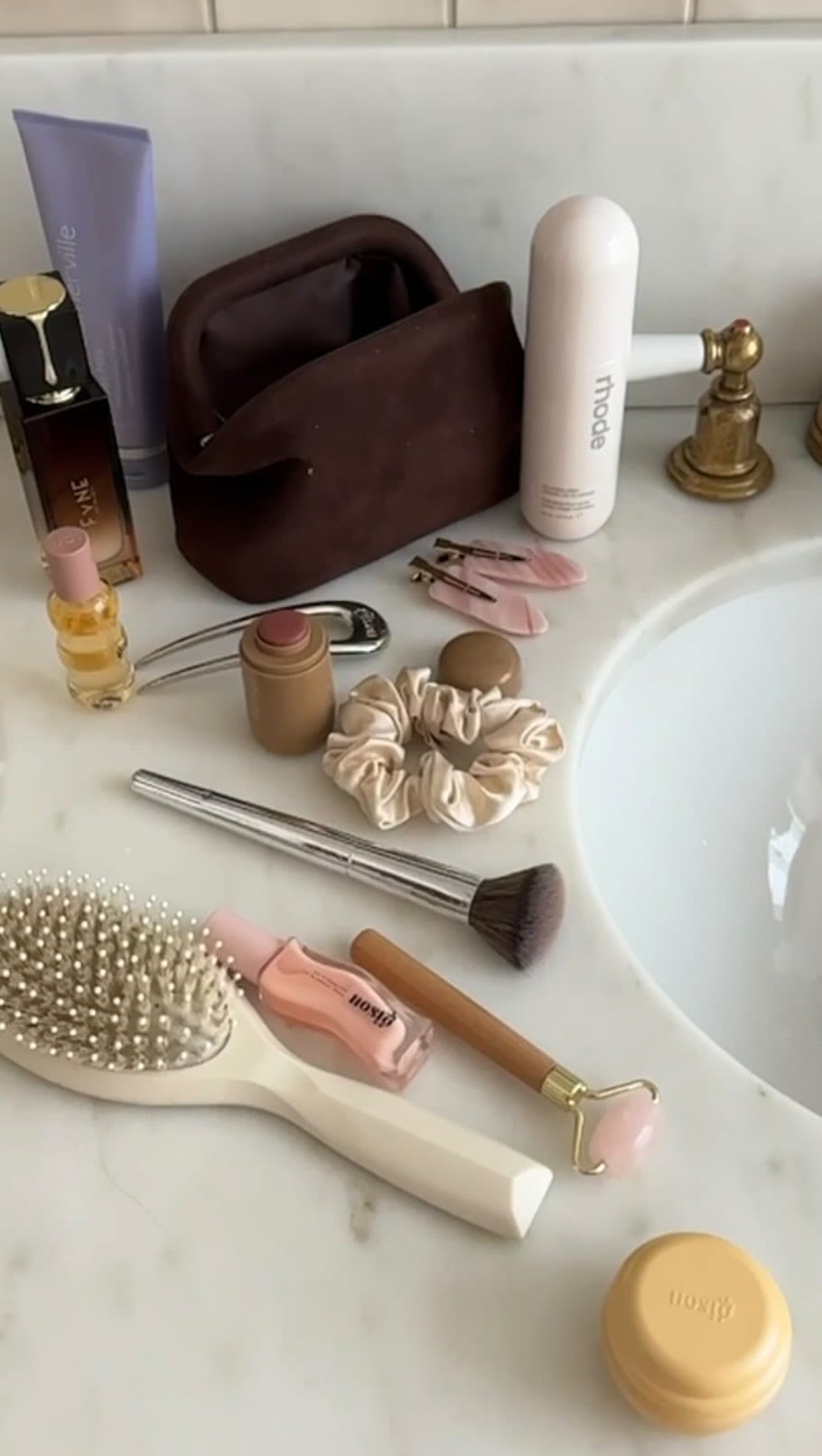 Post 9 by Lina on Instagram (video)