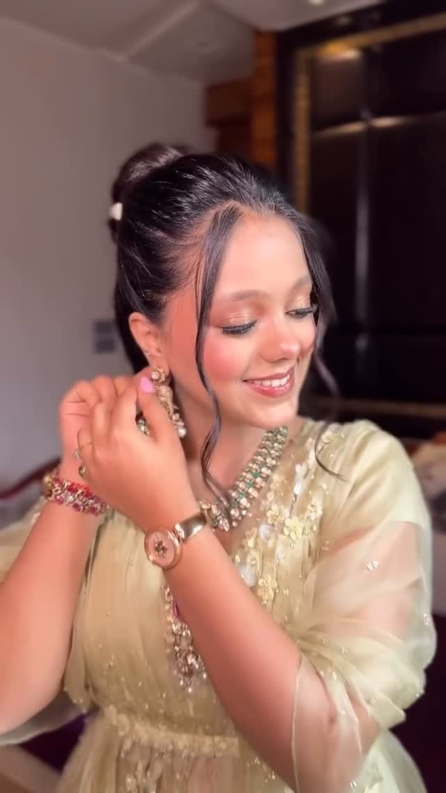Post 7 by QUEEN AFRIN KHAN on Instagram (video)