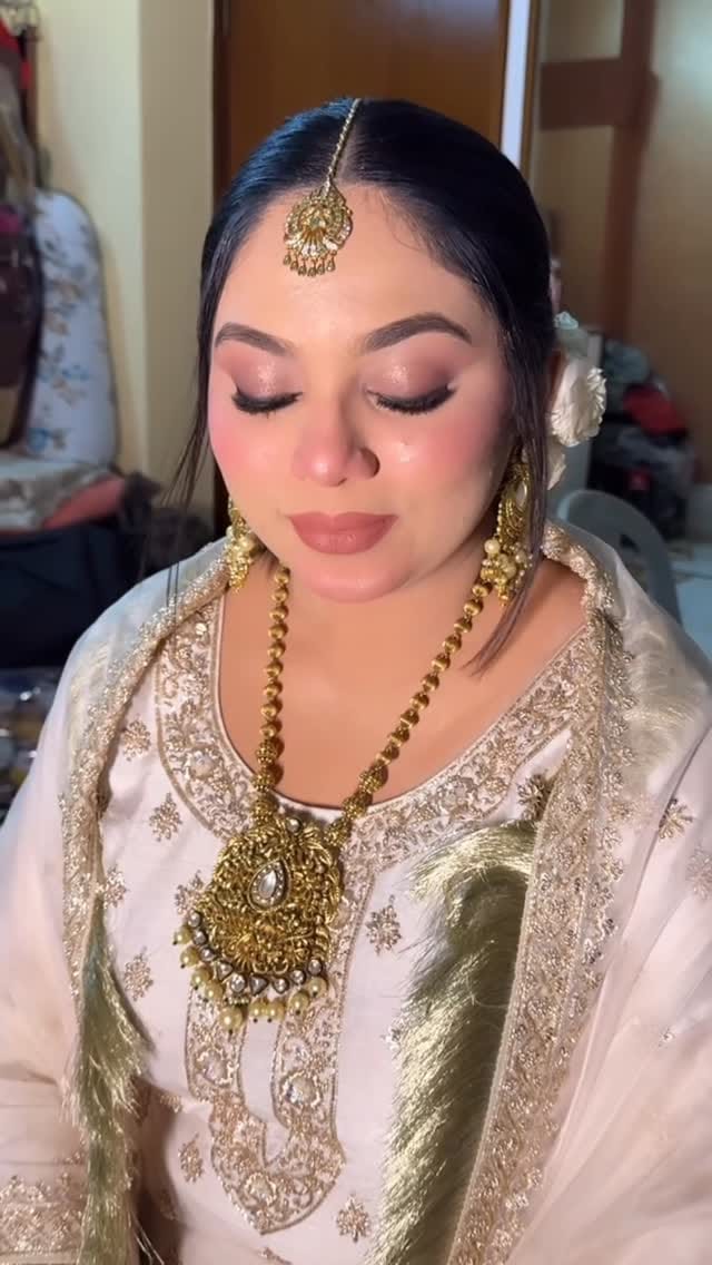 Post 2 by QUEEN AFRIN KHAN on Instagram (video)
