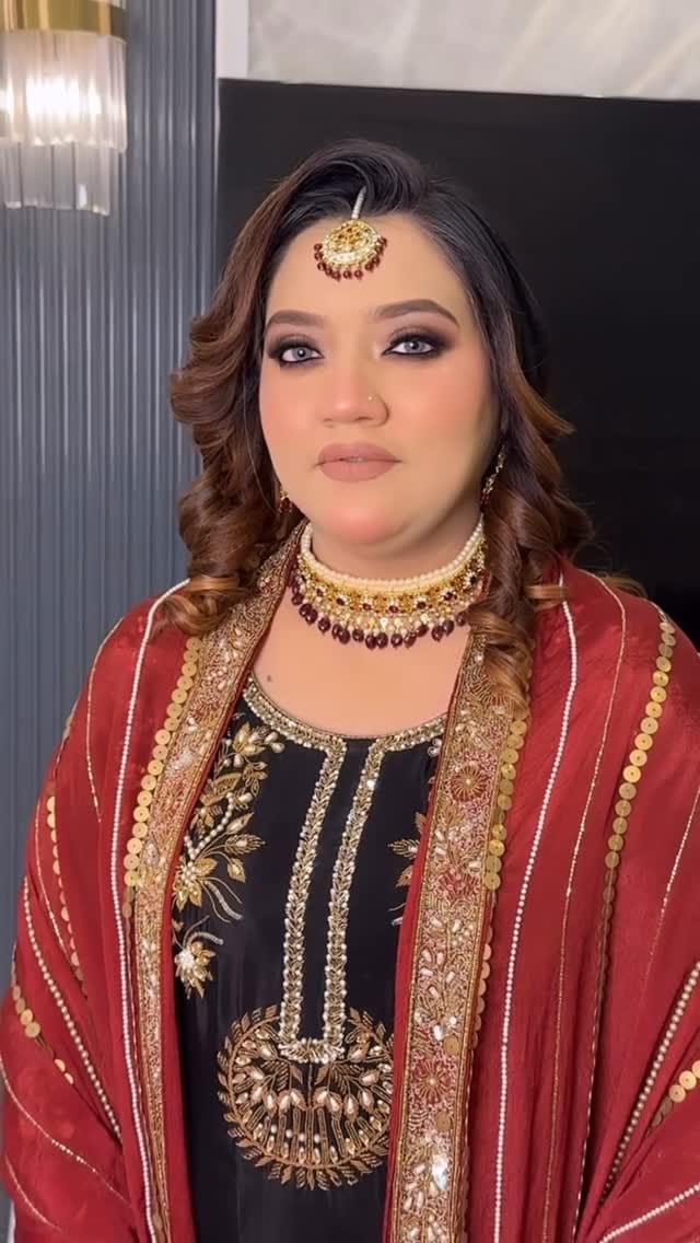 Post 4 by QUEEN AFRIN KHAN on Instagram (video)