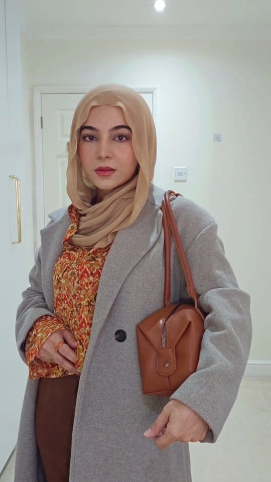 Post 9 by Dr.Sumaiya l London , UK on Instagram (video)