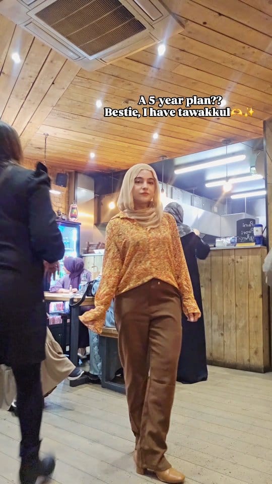 Post 8 by Dr.Sumaiya l London , UK on Instagram (video)