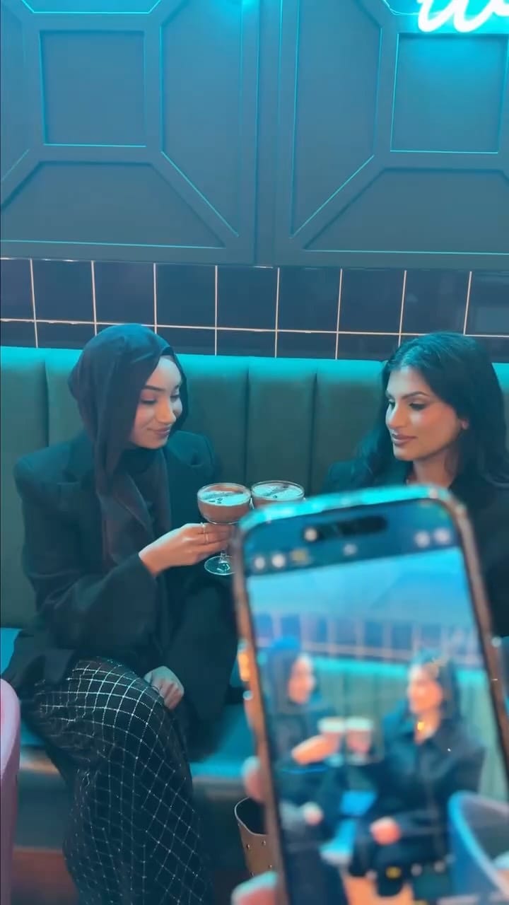 Post 5 by Cosmetic Scientist & Newcastle MUA on Instagram (video)