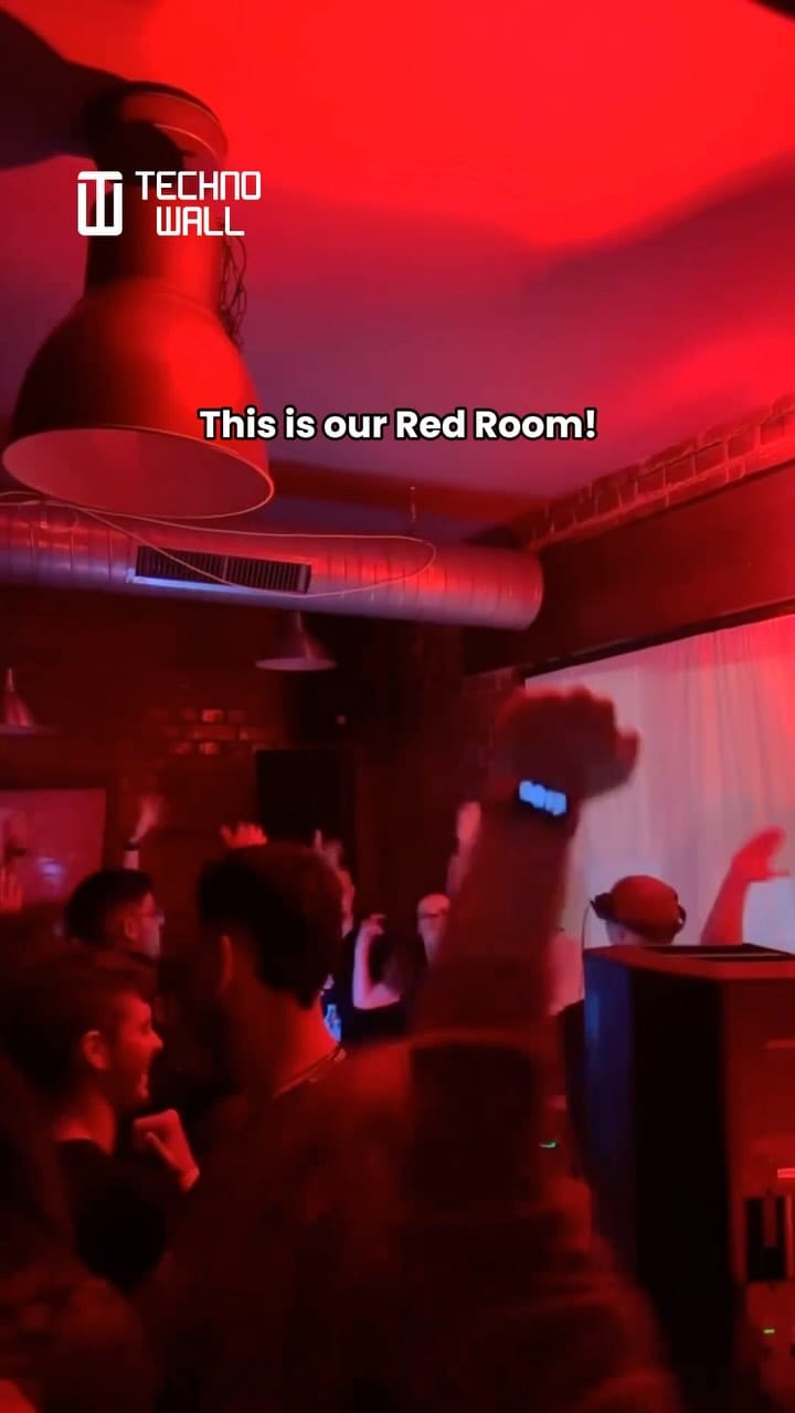 Post 8 by Techno Wall on Instagram (video)