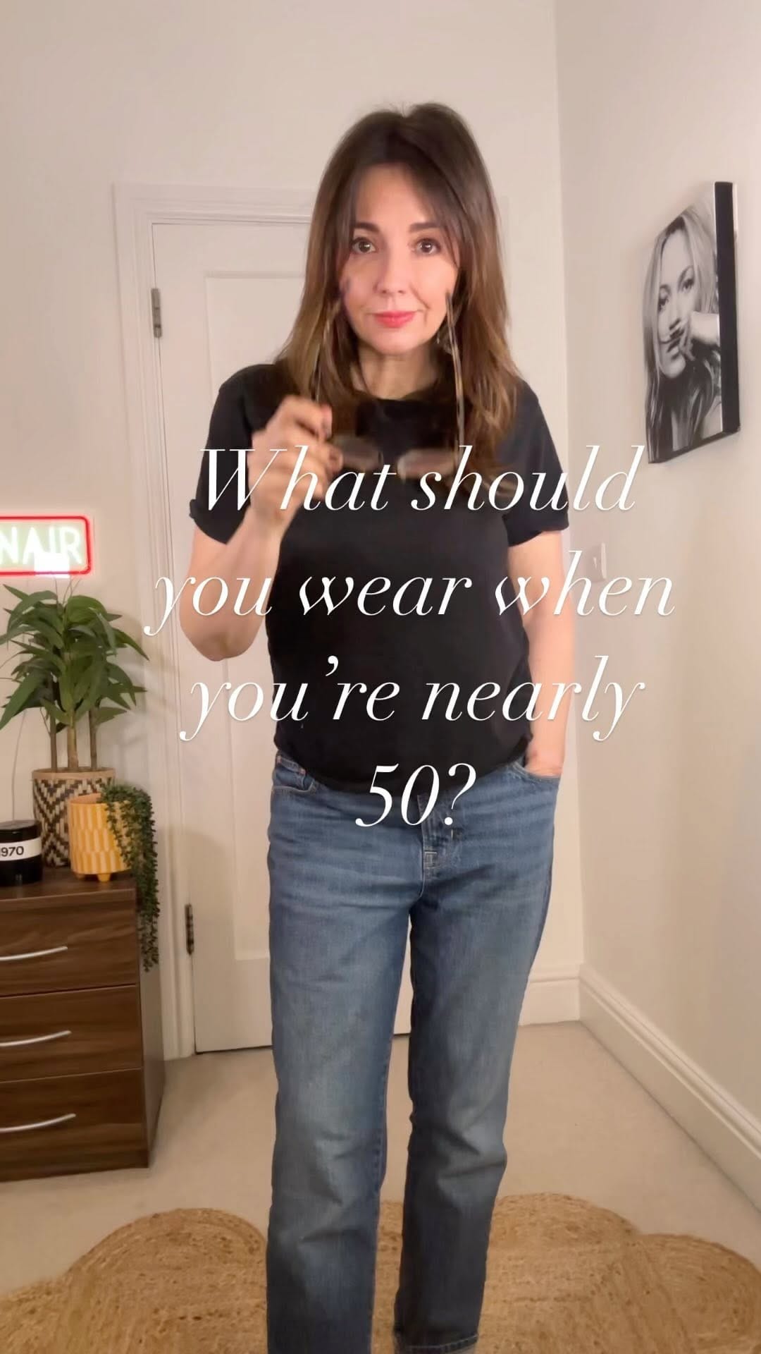 Post 10 by Nikki Nicola - Over 40 Fashion on Instagram (video)