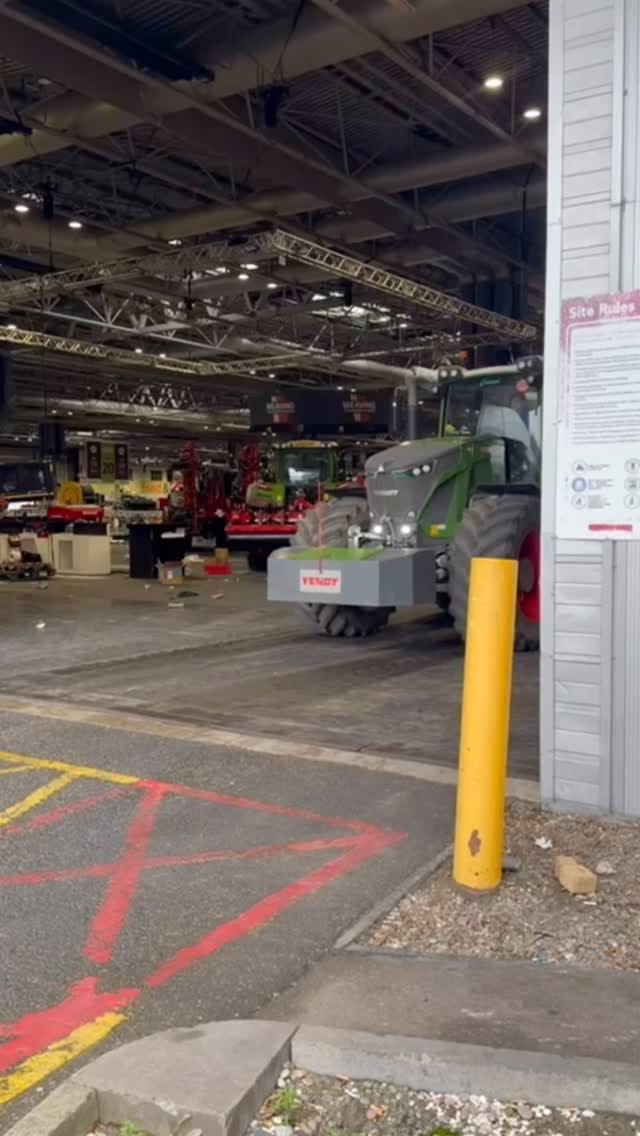 Post 1 by SlurryKat on Instagram (video)