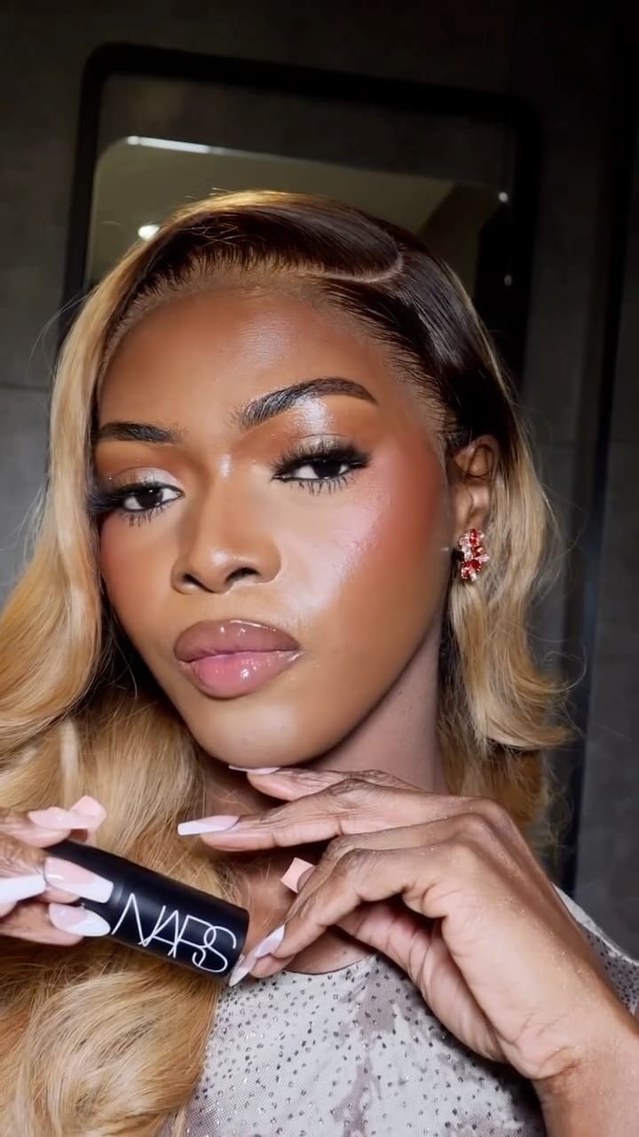 Post 6 by Rose lovely Mensah on Instagram (video)