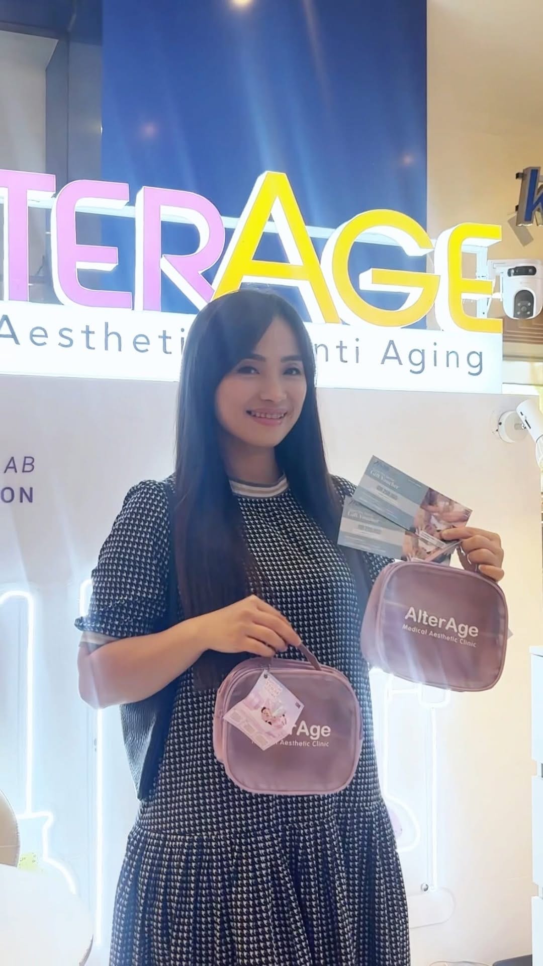 Post 1 by Dr. Yenny Halim on Instagram (video)
