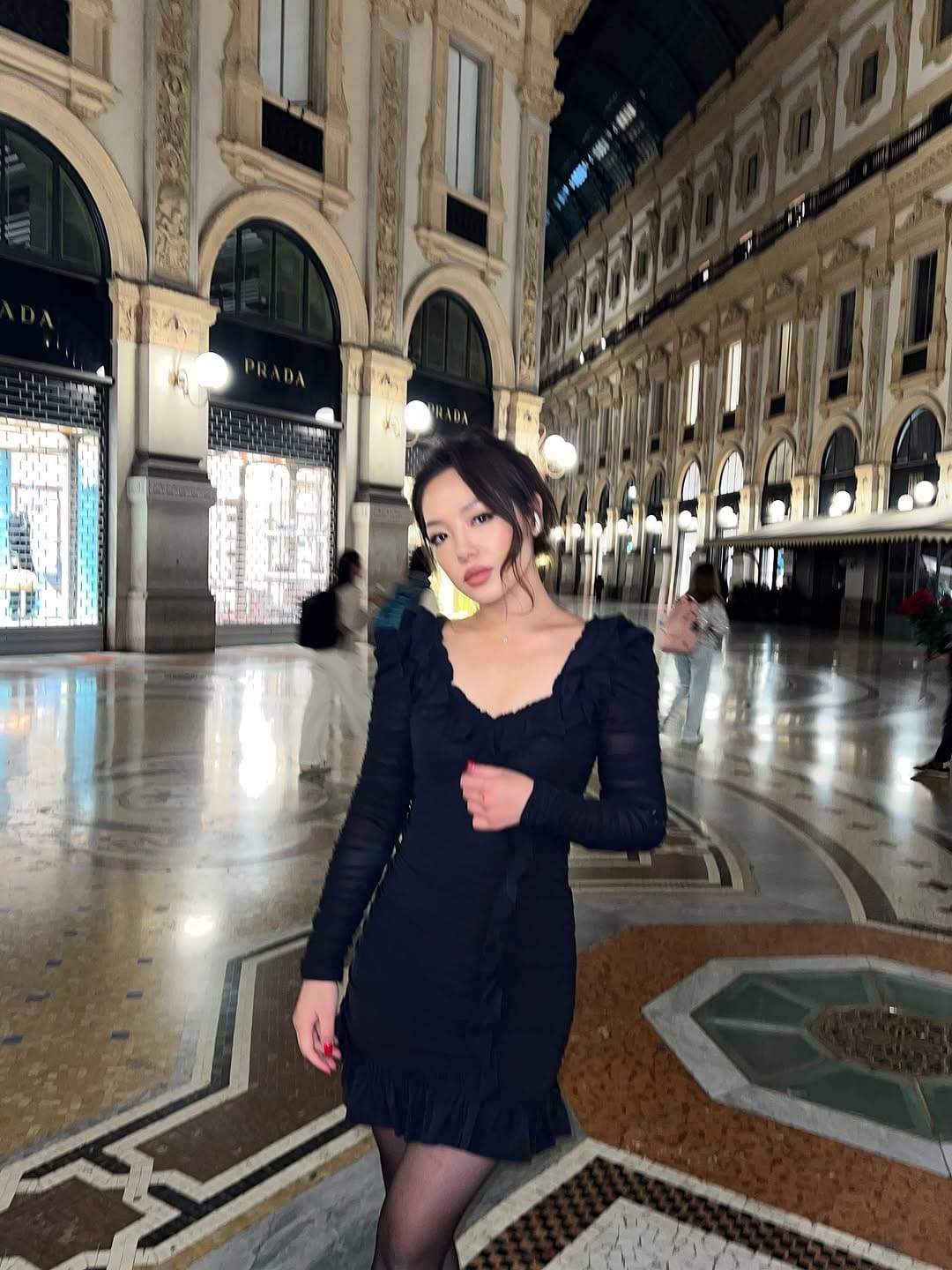 Post 10 by Nhi Pm on Instagram (carousel)