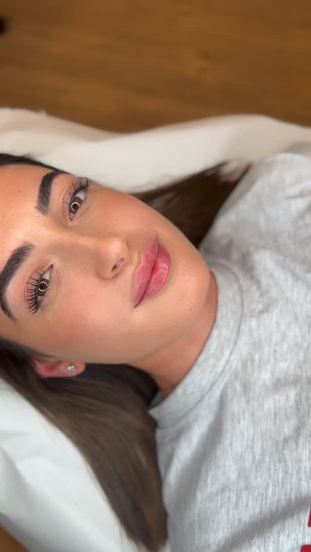 Post 8 by Sarah Attard -Beauty Aesthetic on Instagram (video)