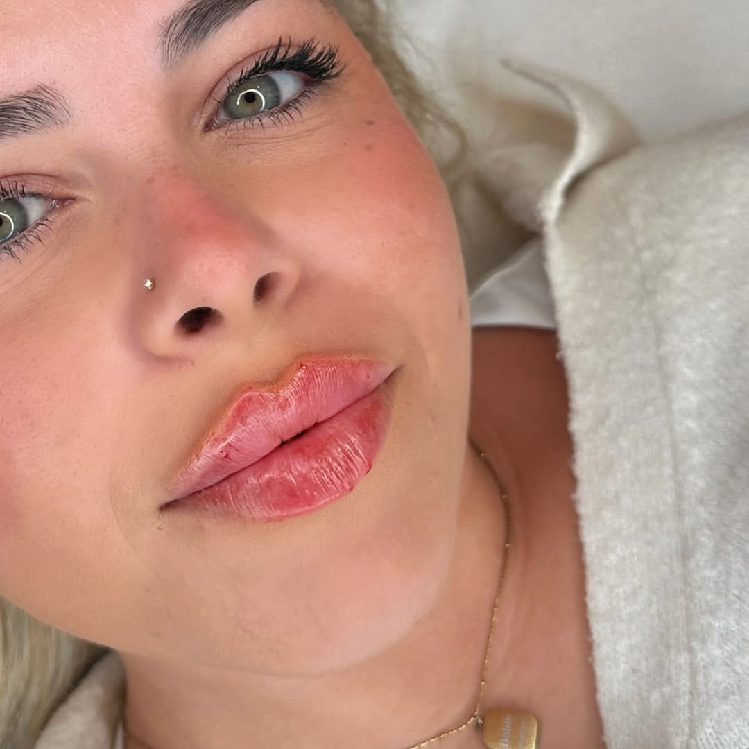 Post 6 by Sarah Attard -Beauty Aesthetic on Instagram (image)