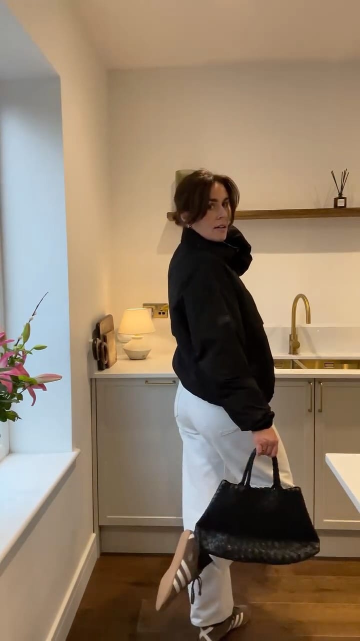 Post 4 by Katie Sammons on Instagram (video)