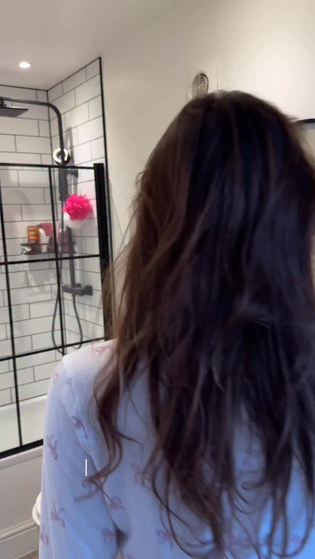 Post 8 by Kasia on Instagram (video)