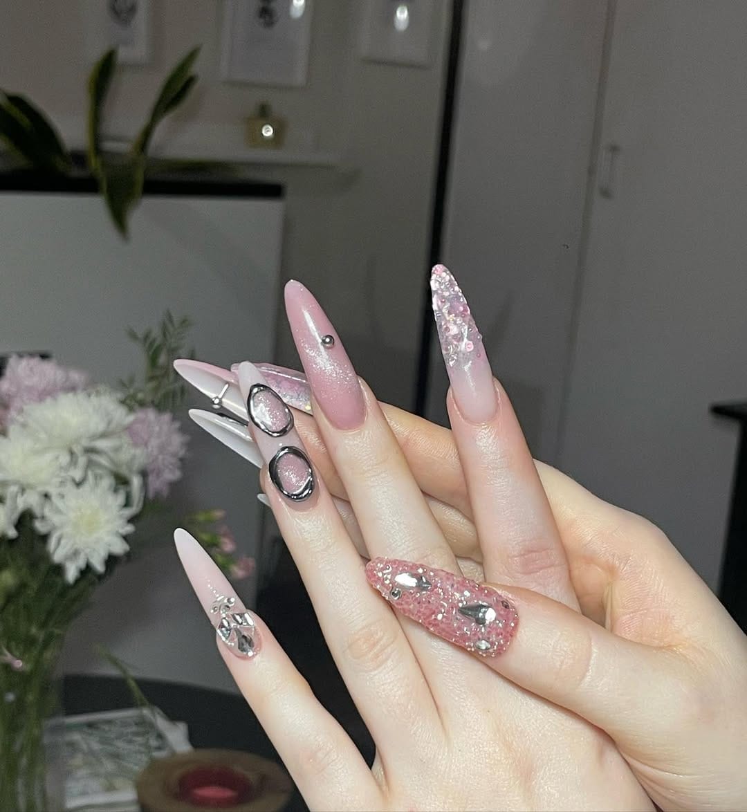 Post 2 by XISNAILS | LONDON NAIL TECH on Instagram (carousel)