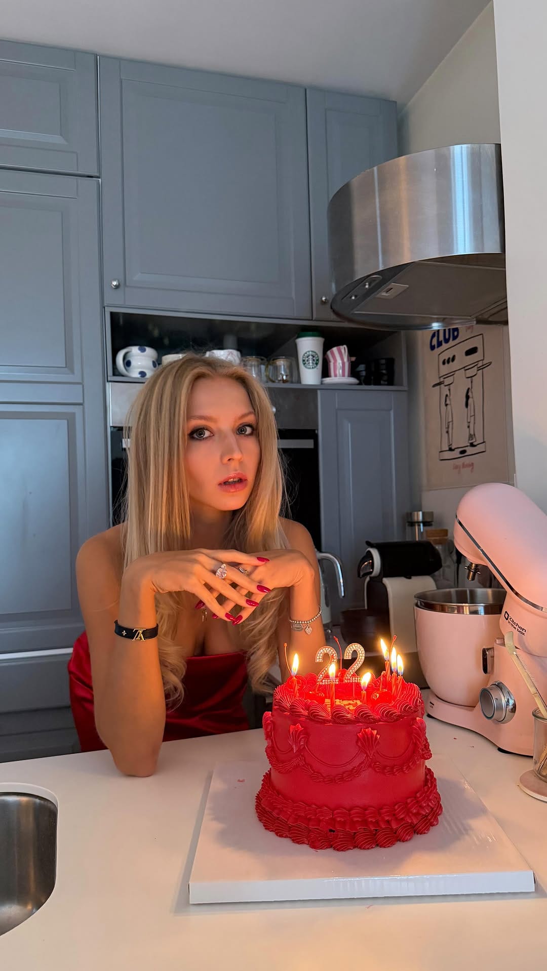 Post 8 by Мarie Pavlóva on Instagram (video)