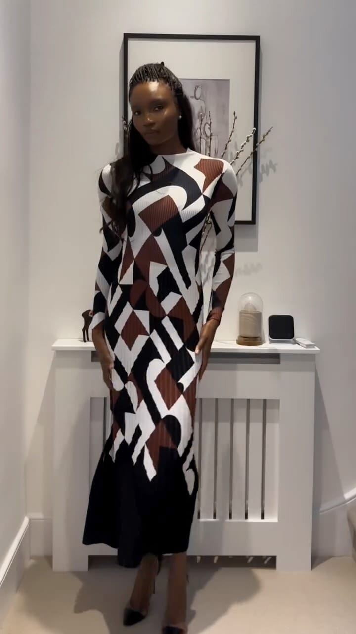 Post 10 by Paula London on Instagram (video)
