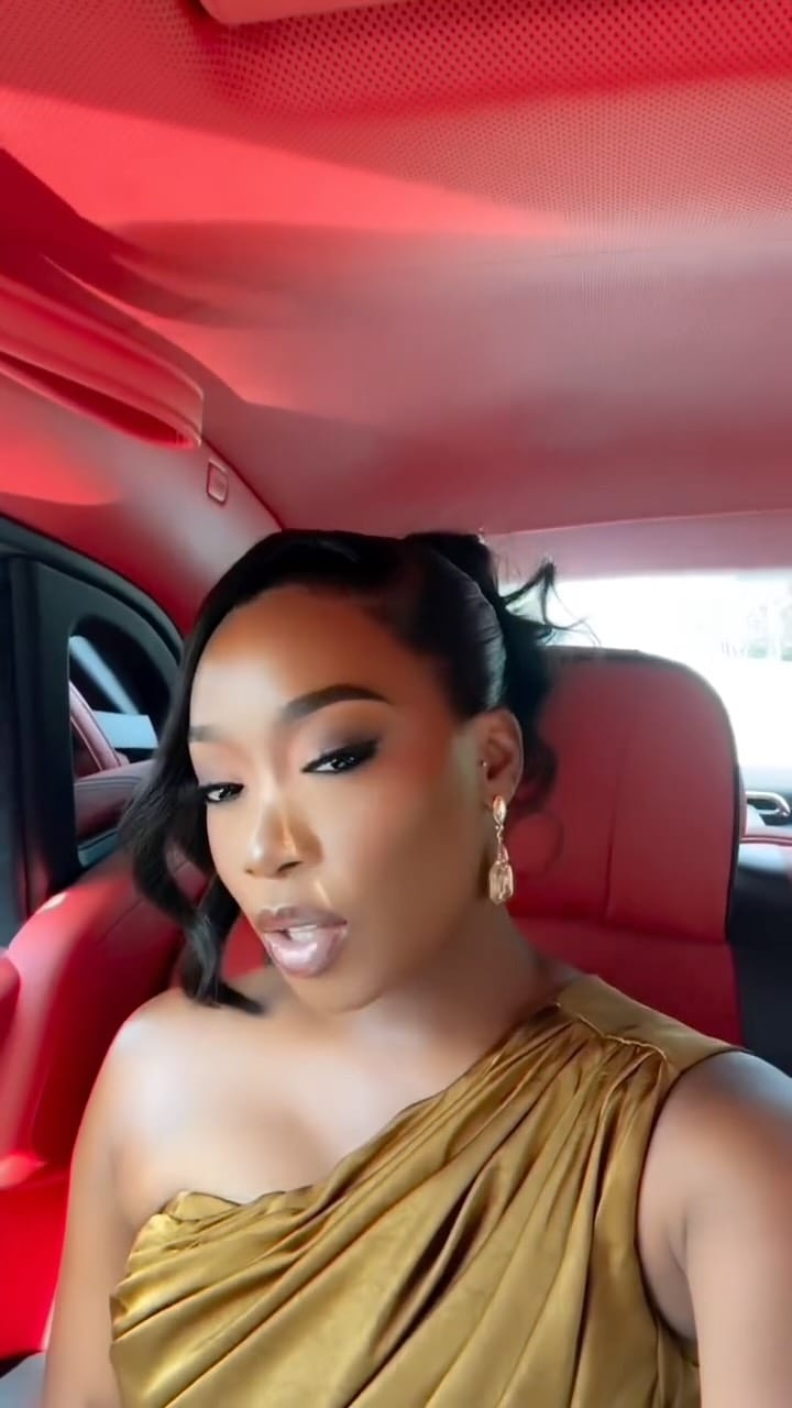 Post 9 by K.DOLL on Instagram (video)