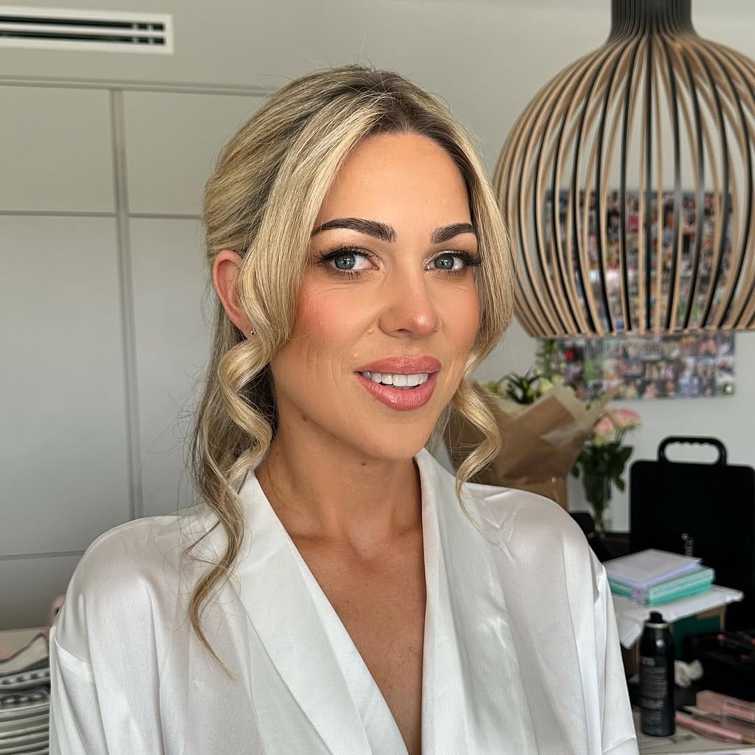 Post 6 by Alishea Park Mua on Instagram (carousel)