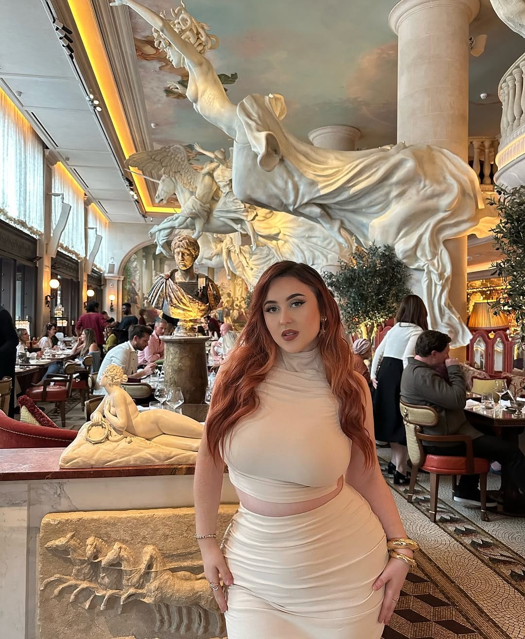 Post 6 by Ana Maria on Instagram (carousel)