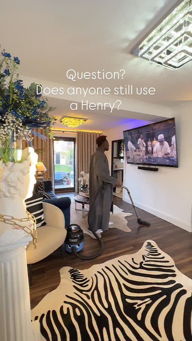 Post 1 by Howey Ejegi on Instagram (video)