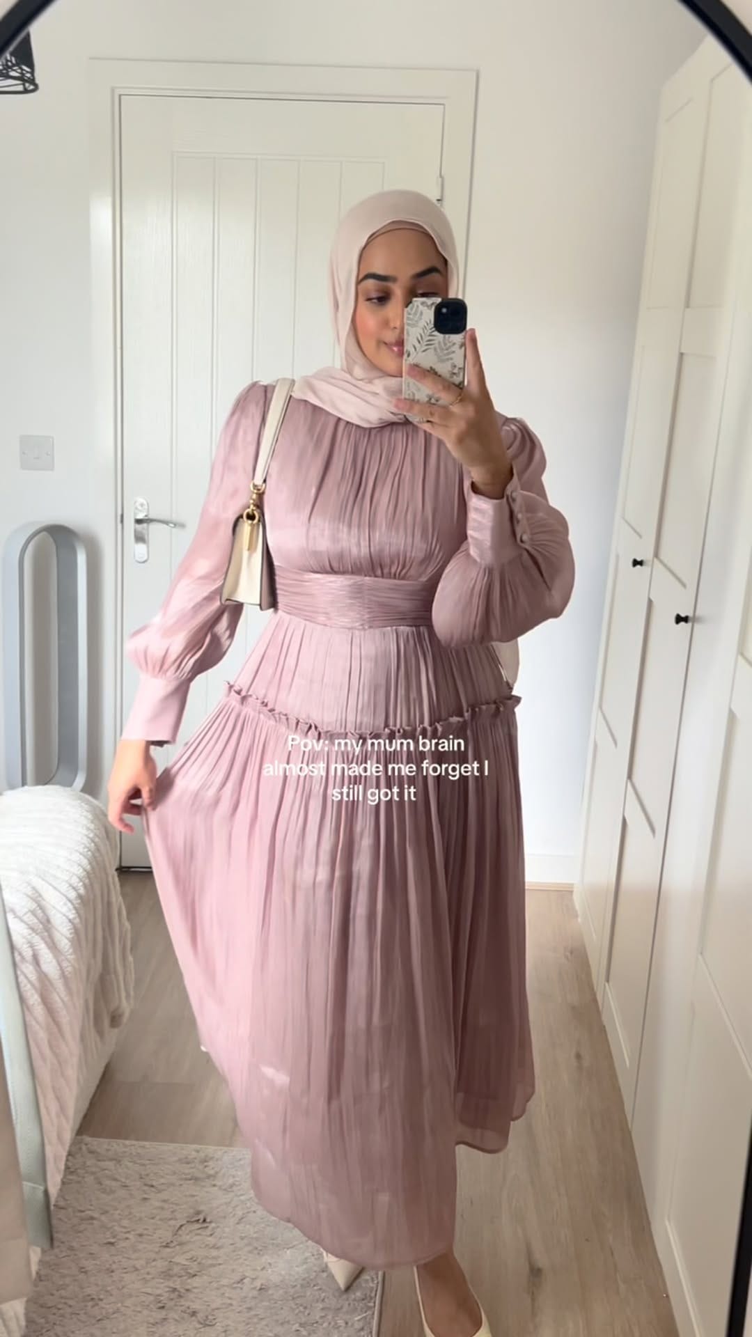 Post 3 by Iqra Zahoor on Instagram (video)