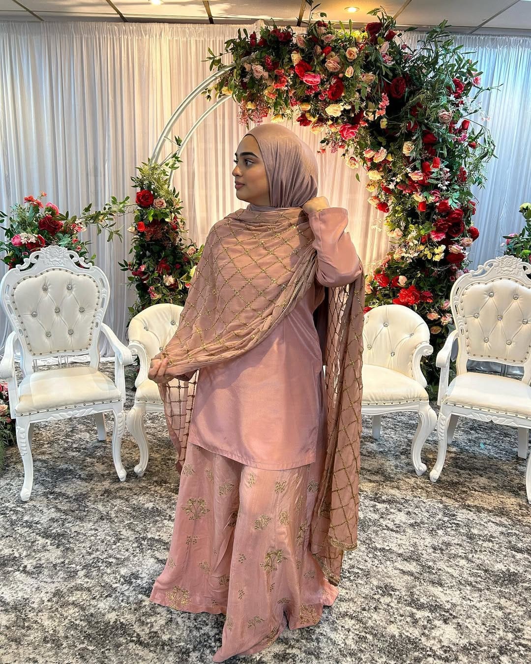Post 9 by Iqra Zahoor on Instagram (carousel)