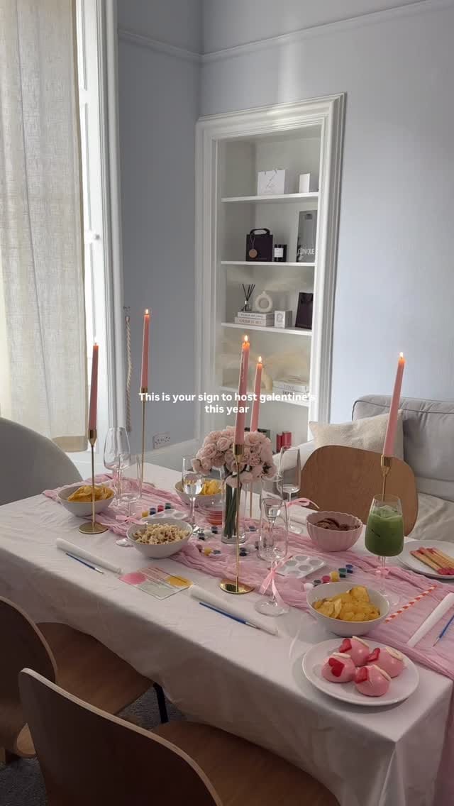 Post 2 by Sof on Instagram (video)