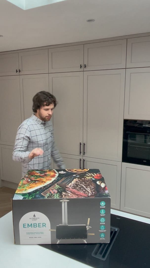 Post 8 by Bens Burger Blog on Instagram (video)
