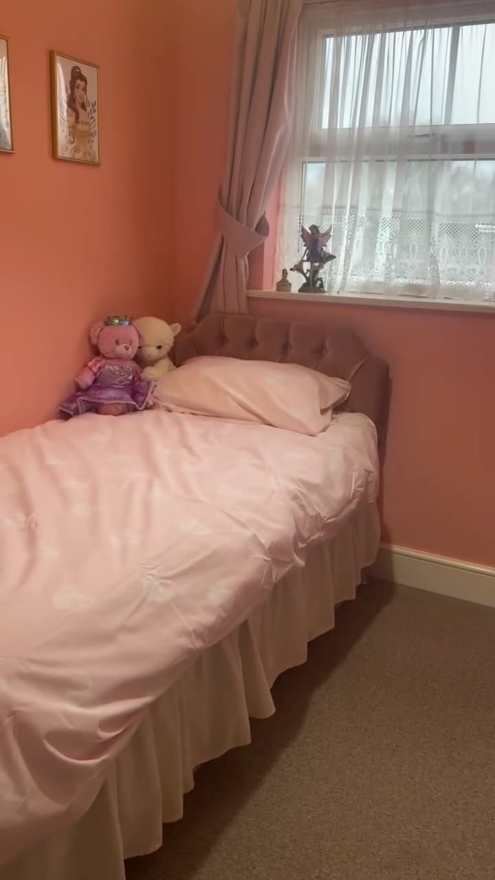 Post 4 by Kerrie on Instagram (video)