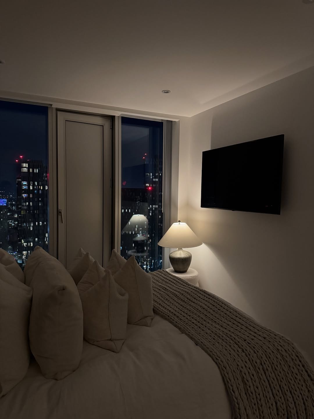 Post 3 by Fi | Apartment in the Clouds 🏙️☁️ on Instagram (image)