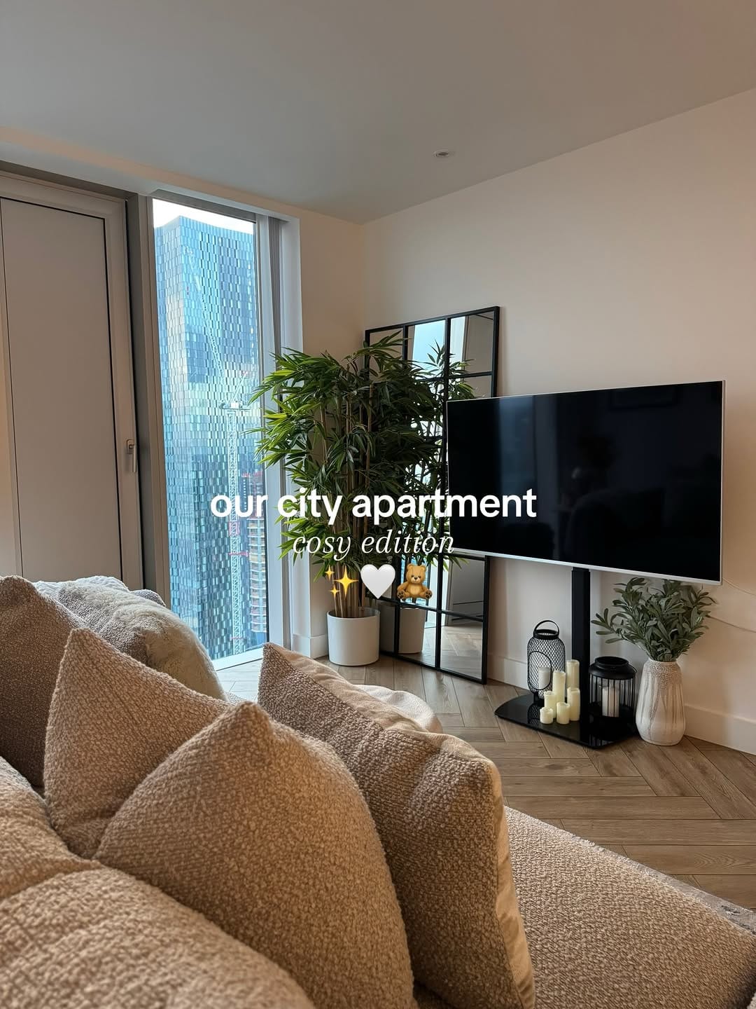Post 4 by Fi | Apartment in the Clouds 🏙️☁️ on Instagram (carousel)