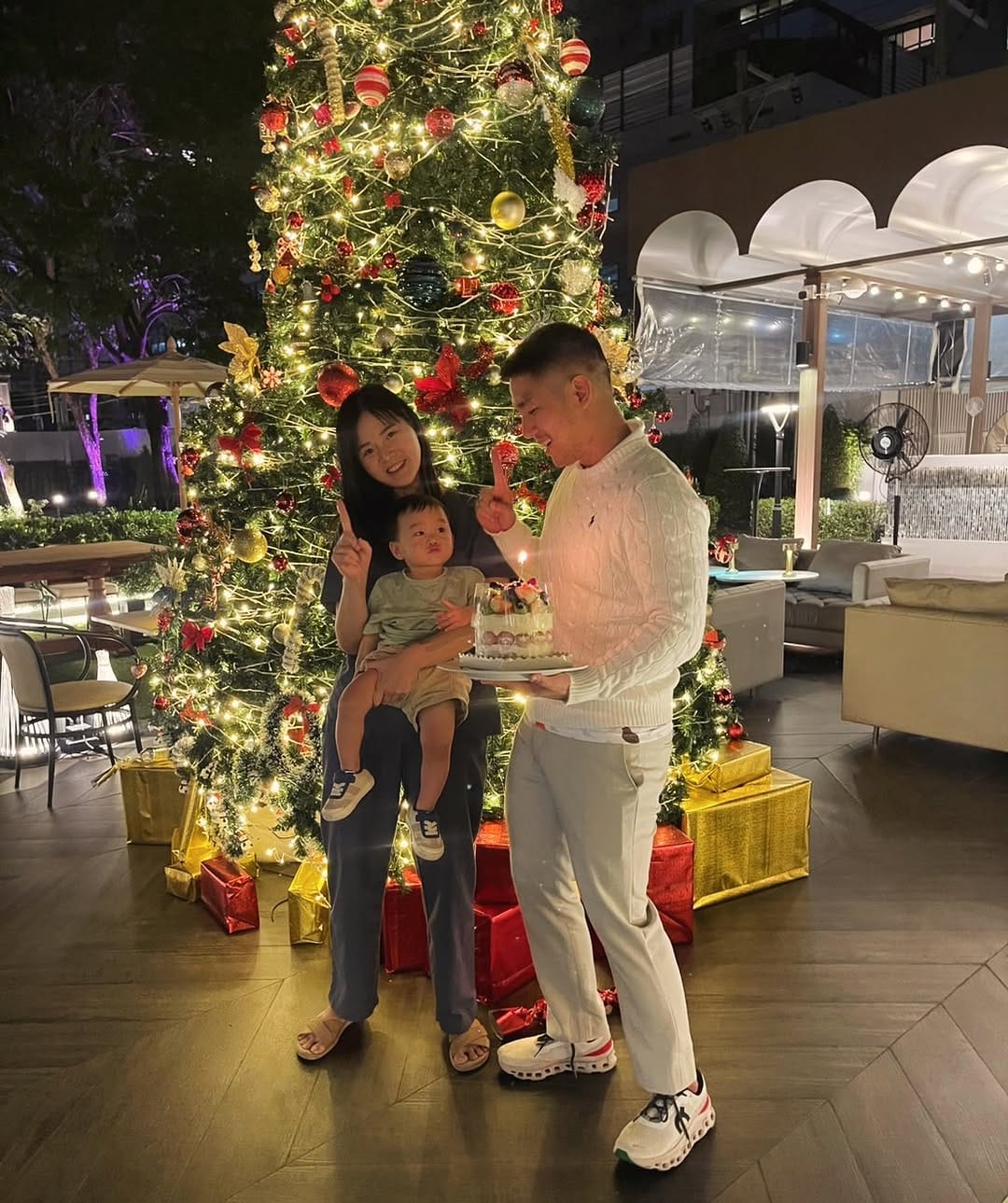 Post 5 by Ham Kasiwat Techatheerawat on Instagram (carousel)