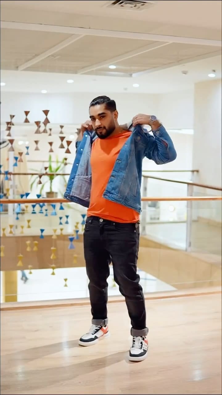 Post 10 by Murtaza Shaikh on Instagram (video)