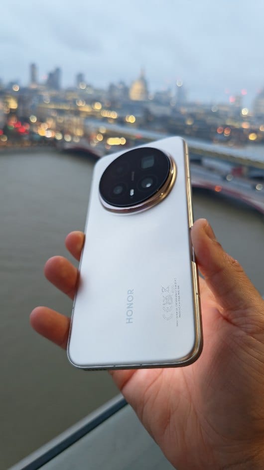 Post 5 by Unboxing Plus on Instagram (video)