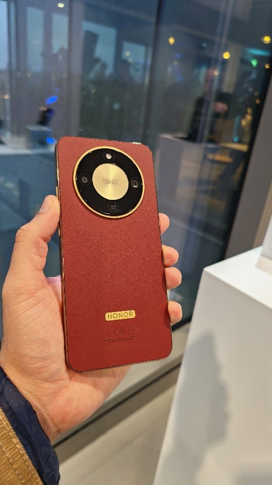 Post 4 by Unboxing Plus on Instagram (video)