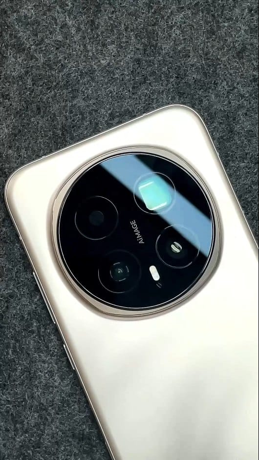 Post 9 by Unboxing Plus on Instagram (video)