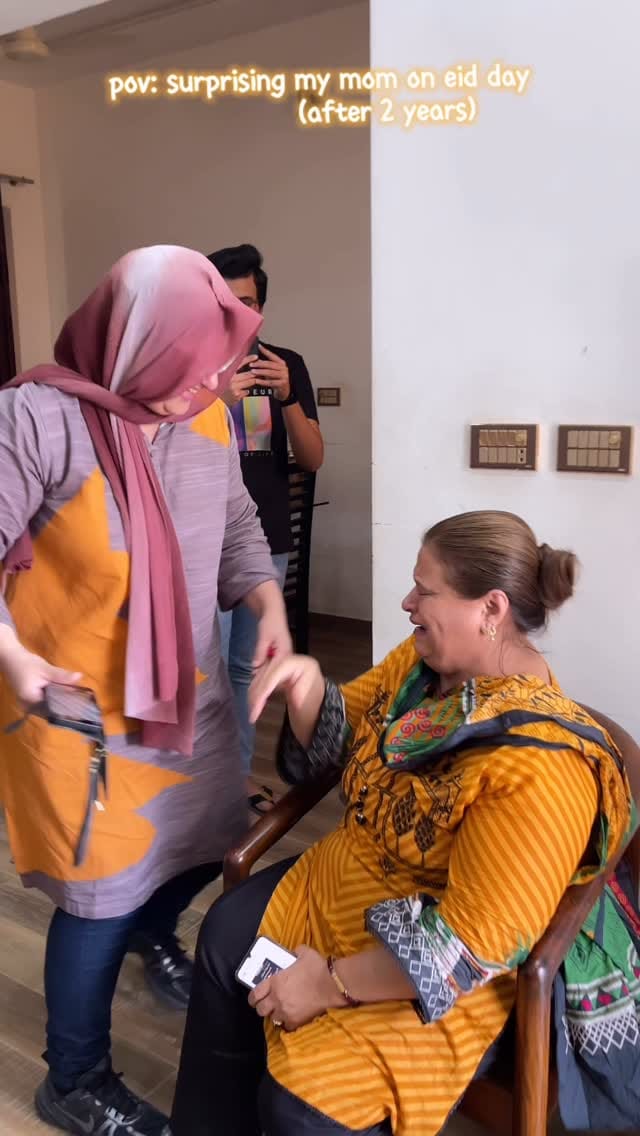 Post 5 by Zeeneeel on Instagram (video)
