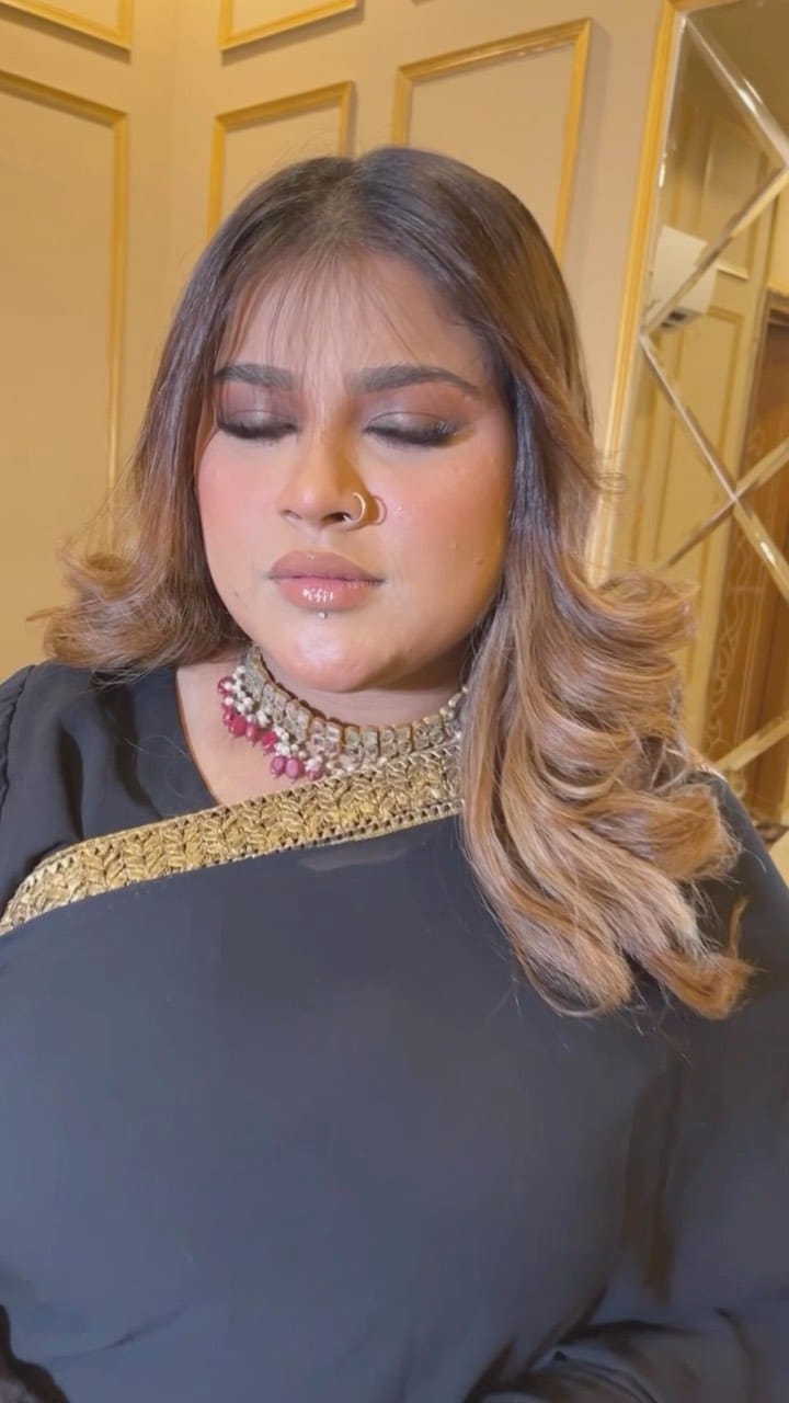 Post 9 by Zeeneeel on Instagram (video)