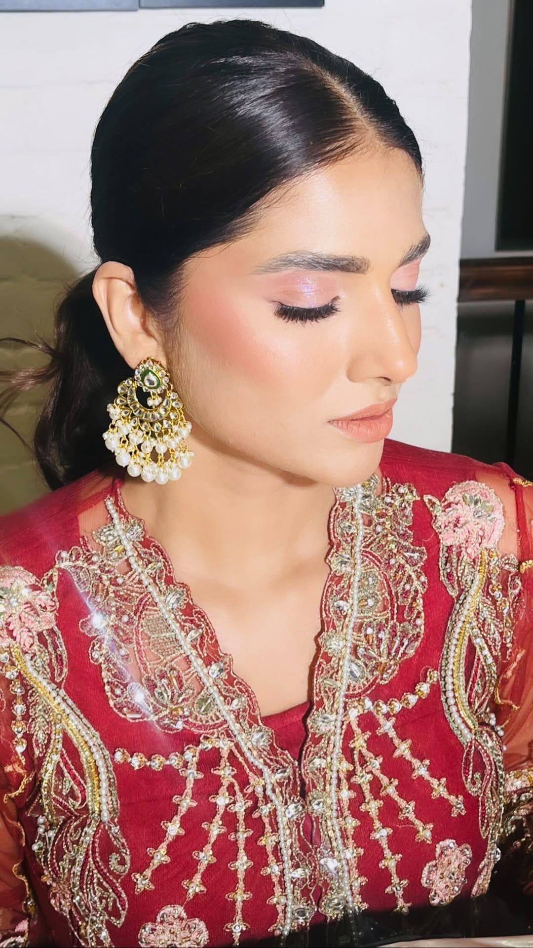 Post 8 by Zeeneeel on Instagram (video)