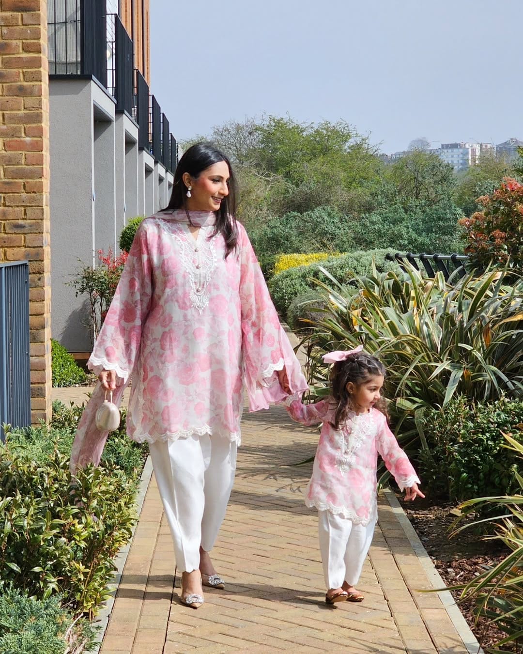 Post 8 by Arooj | London Blogger on Instagram (carousel)