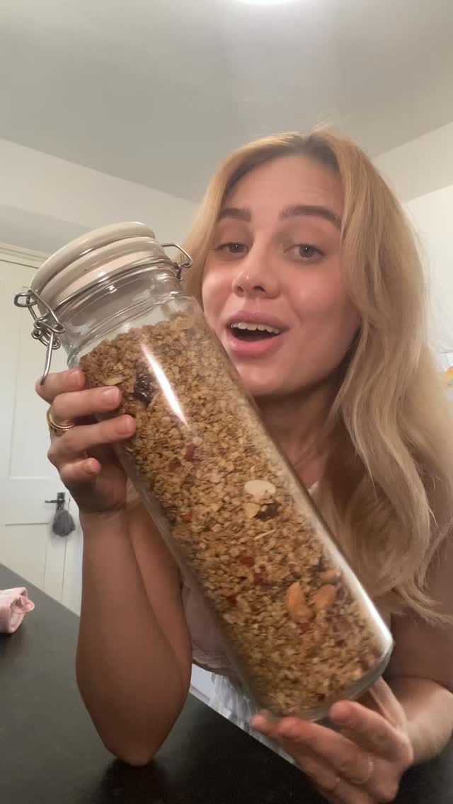Post 7 by Sarah Ela on Instagram (video)